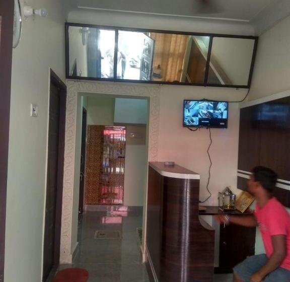 فندق Pmr Enclave Near Apollo Hospital