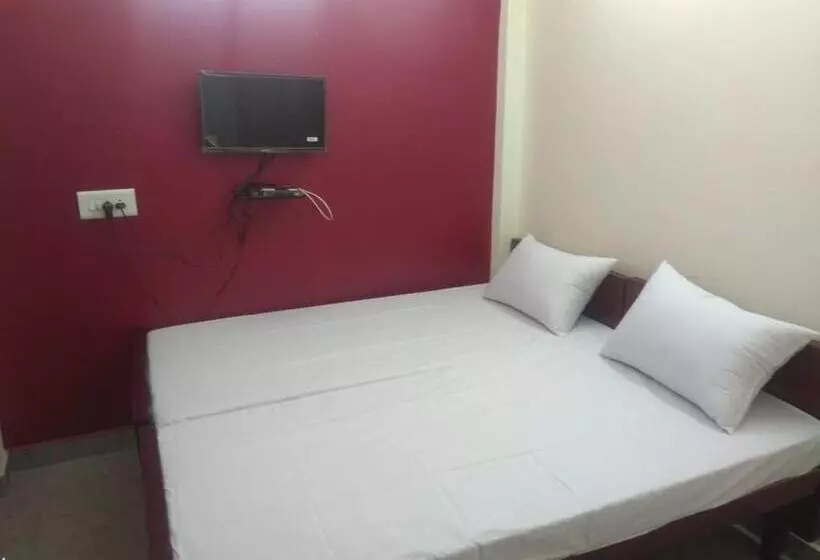هتل Pmr Enclave Near Apollo Hospital