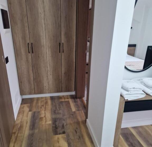 Lumi I Bardhe Hotel & Restaurant