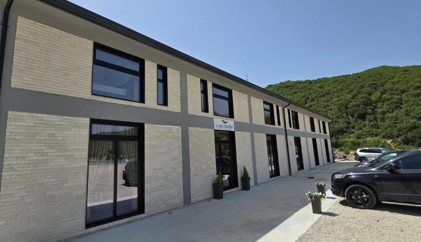 Lumi I Bardhe Hotel & Restaurant