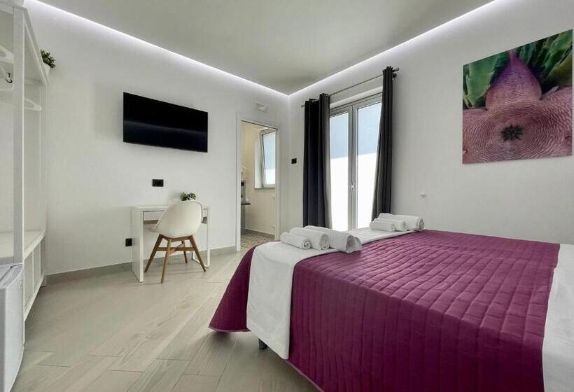 פנסיון Pizzuco Holiday Rooms