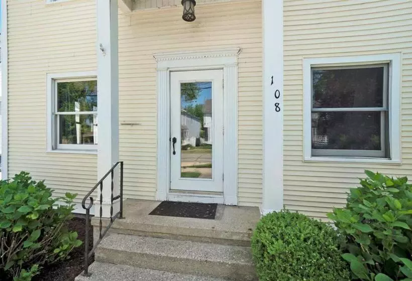 The Grand Inn   108