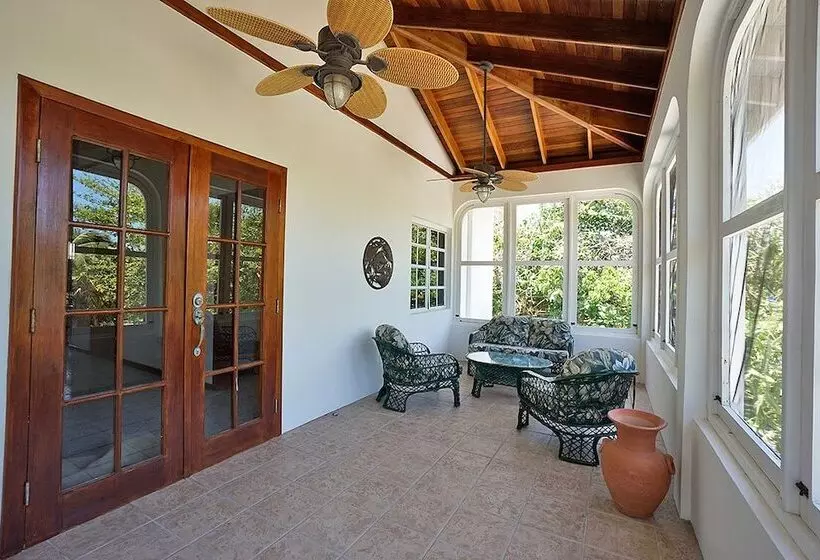 Hotelli Cocotal Inn And Cabanas