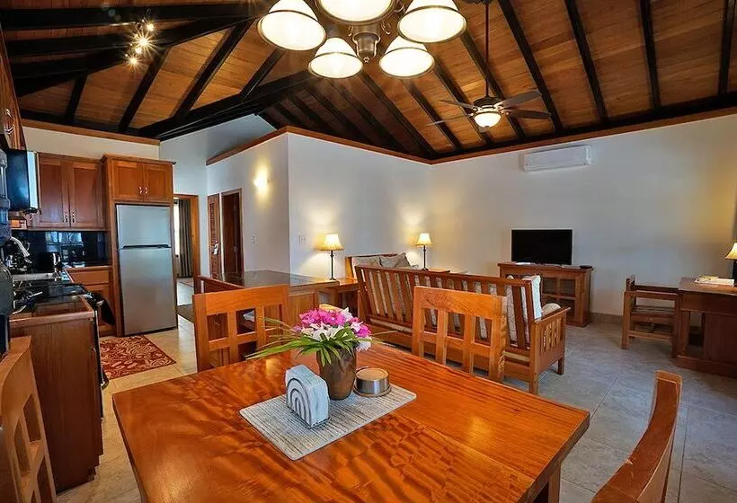 Hotelli Cocotal Inn And Cabanas