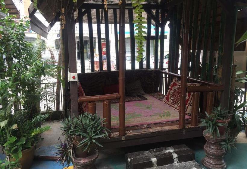 Hotel The Uni Garden