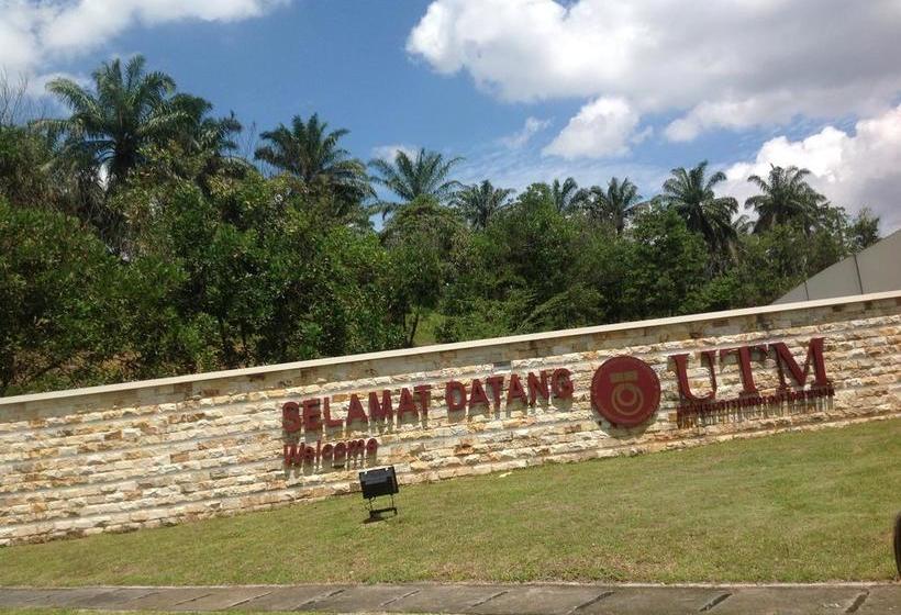 Hotel The Uni Garden