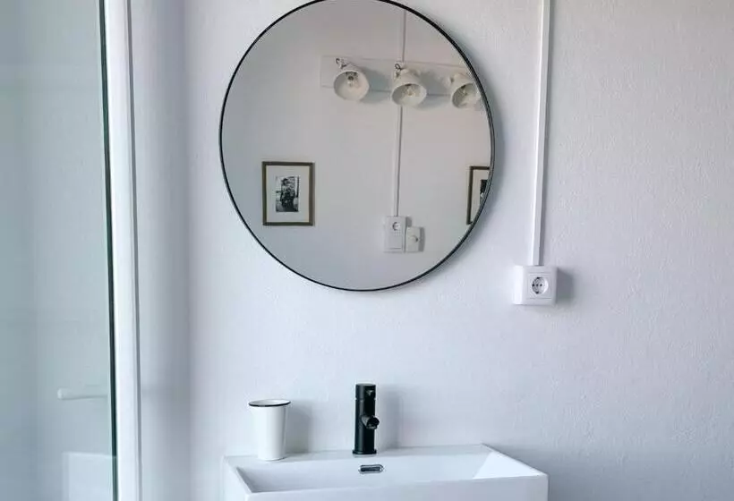 Retkeilymaja Hostal Sa Roqueta Mahon