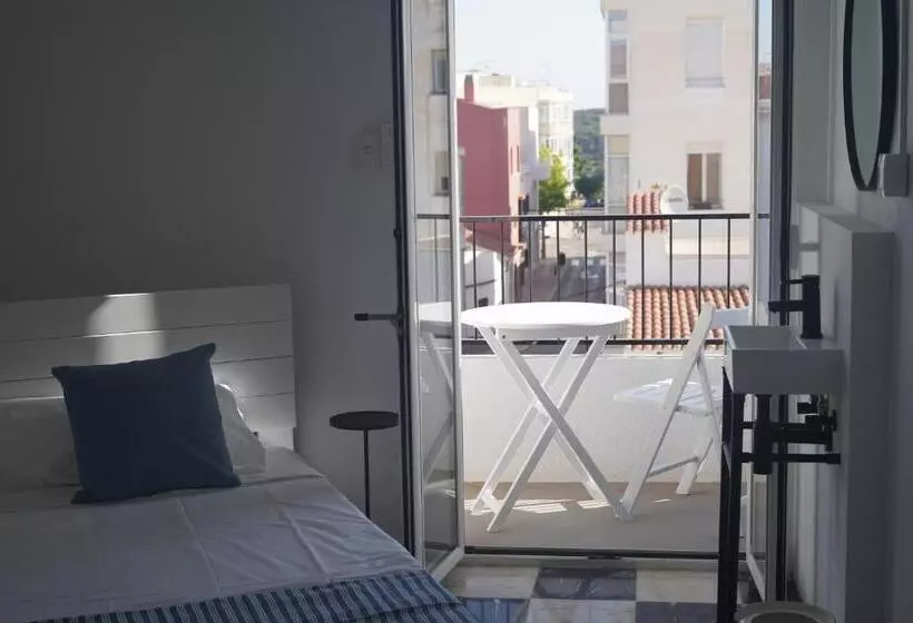 Retkeilymaja Hostal Sa Roqueta Mahon