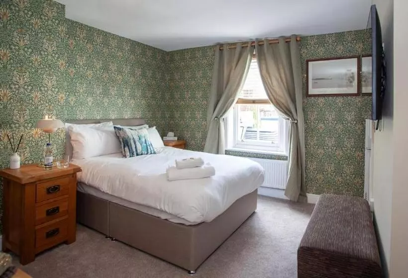 Retkeilymaja The Crown