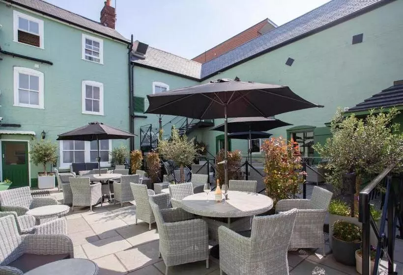 Retkeilymaja The Crown