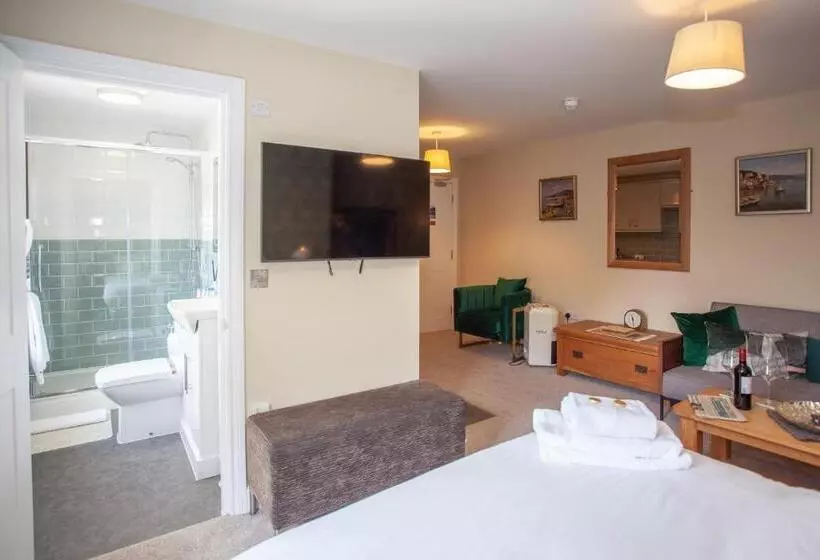 Retkeilymaja The Crown