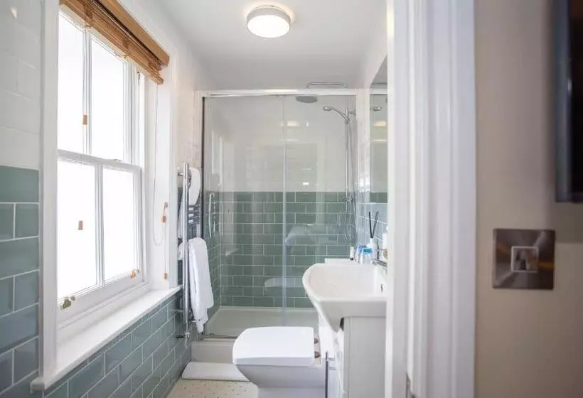 Retkeilymaja The Crown