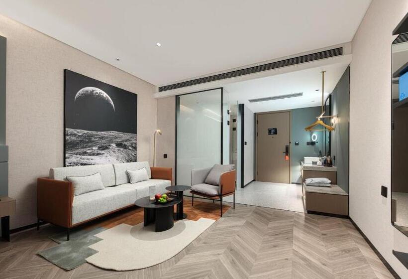 Atour Hotel Shanghai Lingang Wanda Plaza