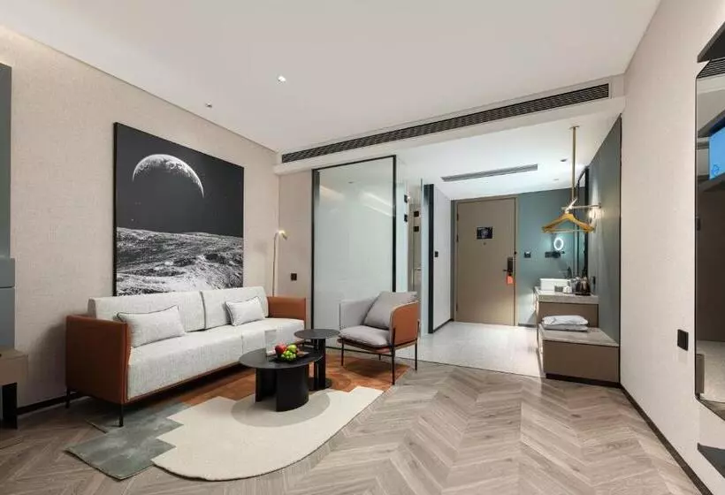 Atour Hotel Shanghai Lingang Wanda Plaza