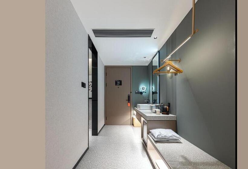 Atour Hotel Shanghai Lingang Wanda Plaza