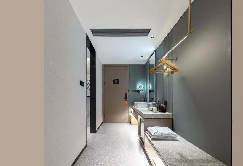 Atour Hotel Shanghai Lingang Wanda Plaza