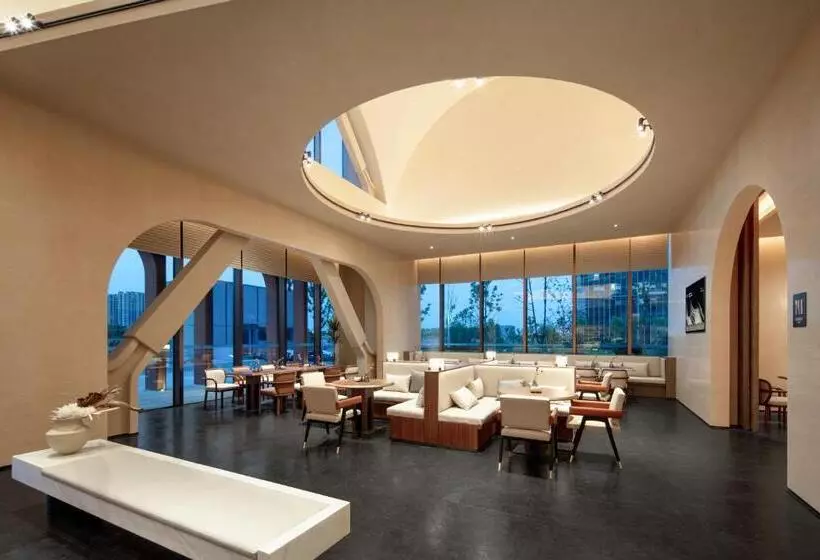 Atour Hotel Shanghai Lingang Wanda Plaza