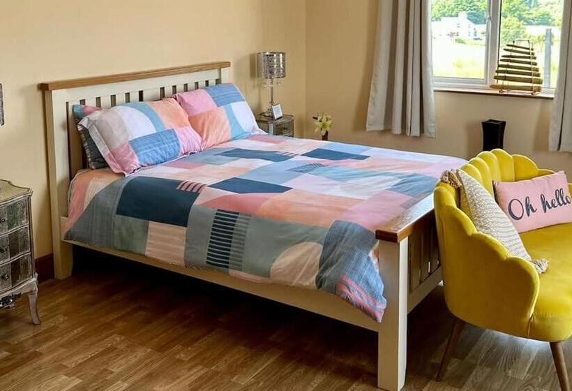 Bed and Breakfast Ballnamona House