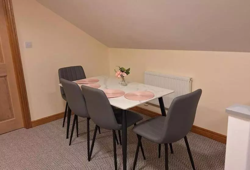 Aamiaismajoitus (B&B) Ballnamona House