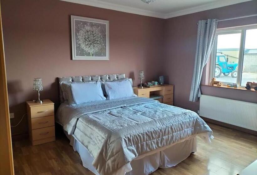 Bed and Breakfast Ballnamona House