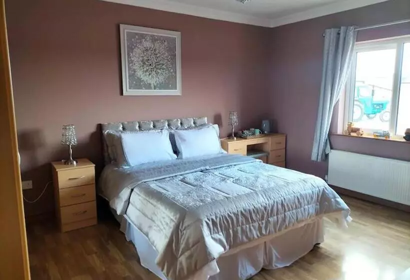 Aamiaismajoitus (B&B) Ballnamona House