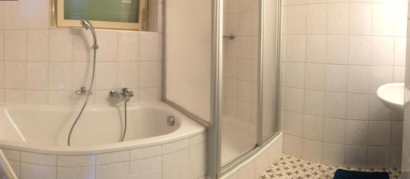 تختخواب و صبحانه La Batelière Bnb