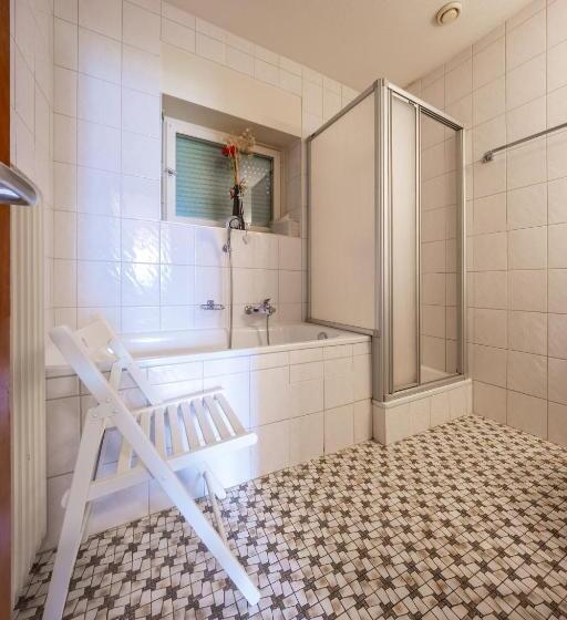 تختخواب و صبحانه La Batelière Bnb