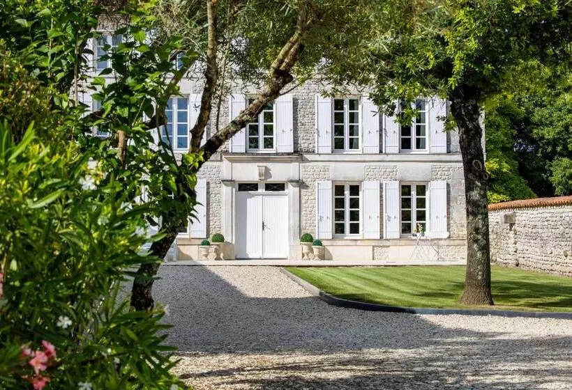 ベッドアンドブレックファースト Le Logis De Roissac
