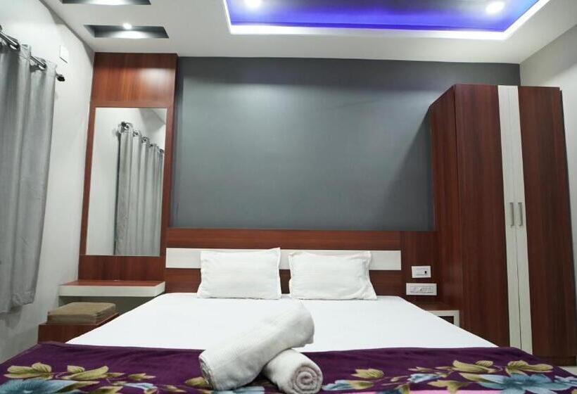 בית מלון כפרי Diya Lodge !! Near Toy Train Park !! New Digha !!