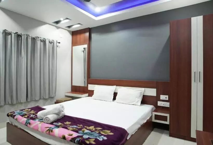 Hotelli Diya Lodge !! Near Toy Train Park !! New Digha !!