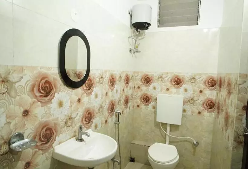 Hotelli Diya Lodge !! Near Toy Train Park !! New Digha !!