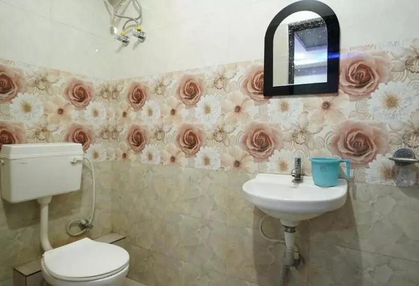 Hotelli Diya Lodge !! Near Toy Train Park !! New Digha !!