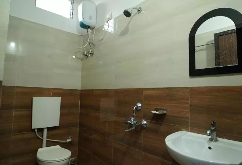 Hotelli Diya Lodge !! Near Toy Train Park !! New Digha !!