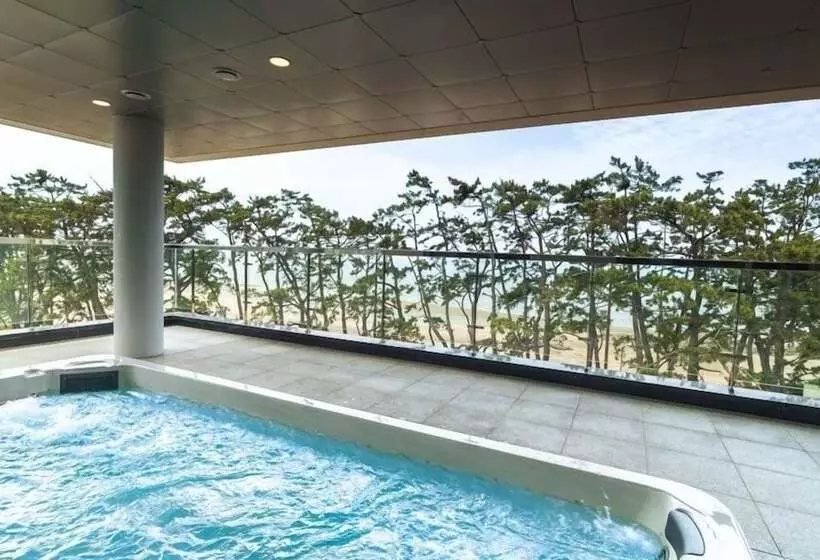 ホテル Dongho Beach