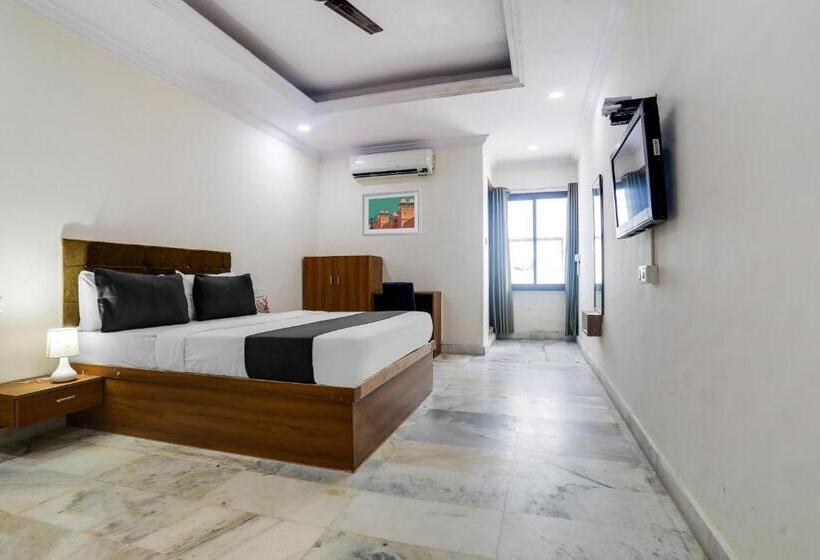 هتل Oyo Venus Inn