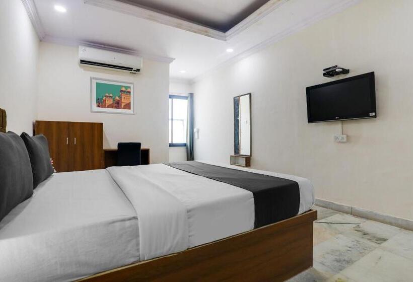 هتل Oyo Venus Inn