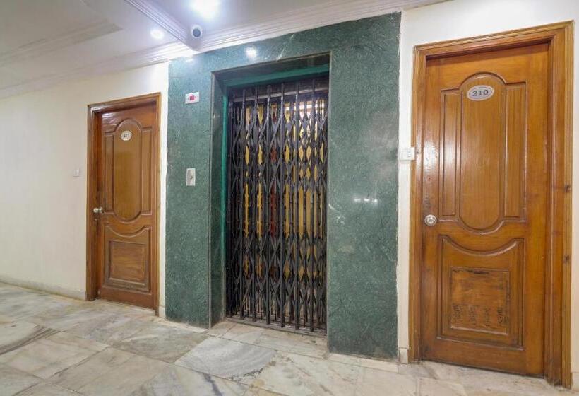 هتل Oyo Venus Inn