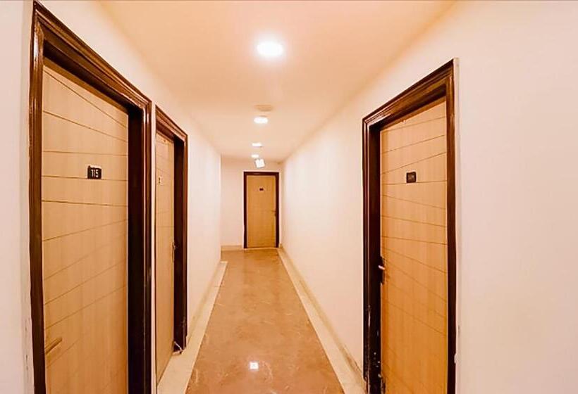 בית מלון כפרי Roomshala 173 Royal Inn Vinod Nagar