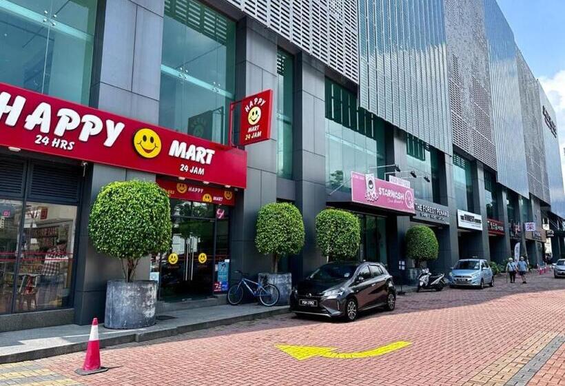 Jazz Suites Pool View With Bathtub   1001