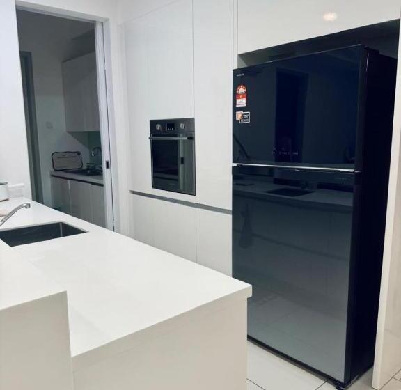 Jazz Suites Pool View With Bathtub   1001