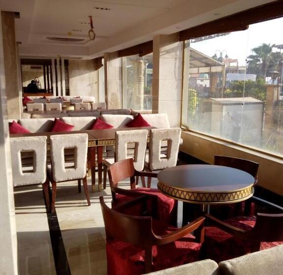 Léo Pâtre Pyramids Hotel Foreiigners Only