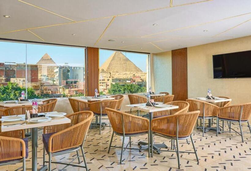 Léo Pâtre Pyramids Hotel Foreiigners Only