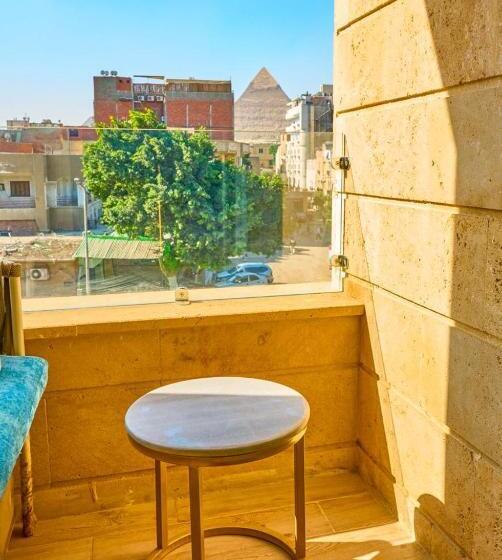 Léo Pâtre Pyramids Hotel Foreiigners Only