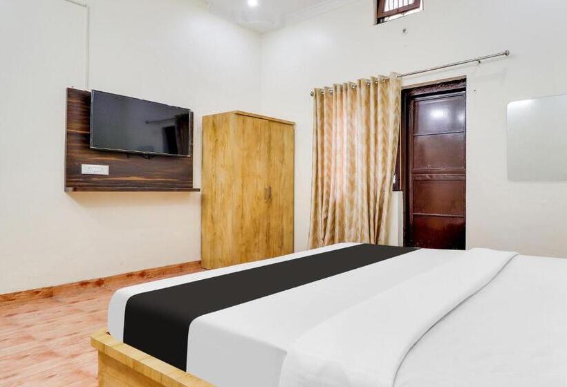 Fabhotel White Retreat Inn