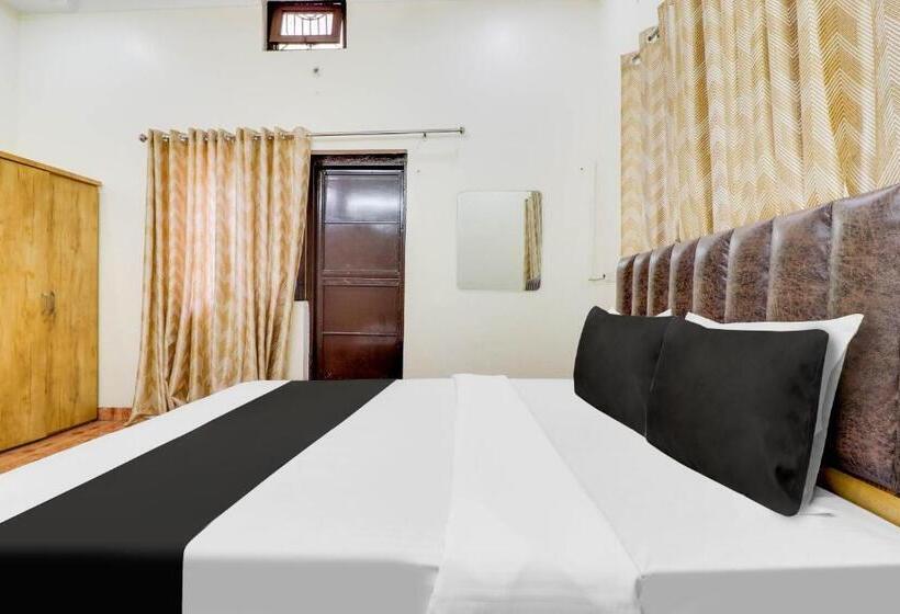 Fabhotel White Retreat Inn