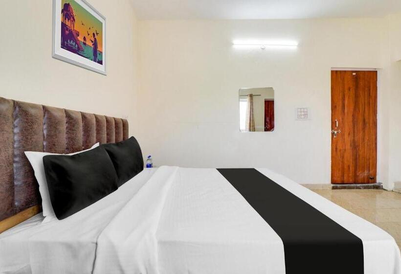 Fabhotel White Retreat Inn