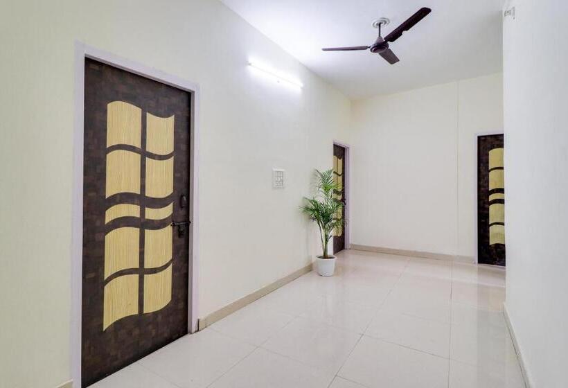 Fabhotel White Retreat Inn