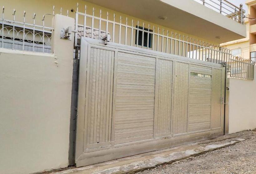 Fabhotel White Retreat Inn