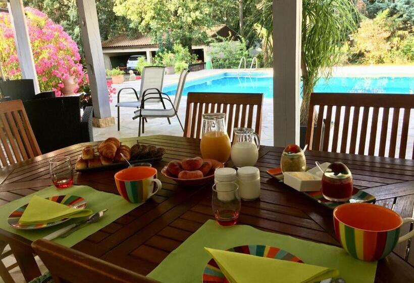 بنسيون Chambre Hote Independante St Alex