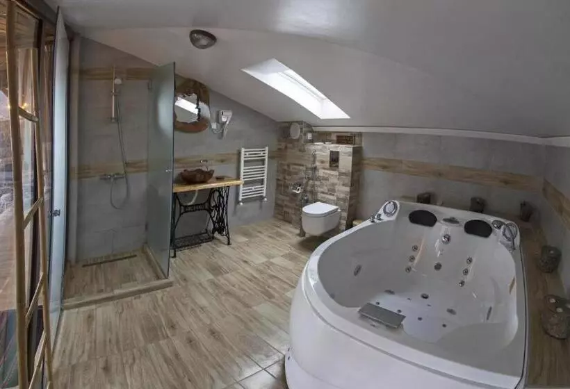 Majatalo Chateau Erkech